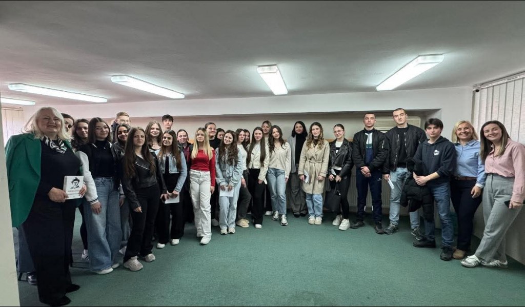 Messenger_creation_AF005143-0C40-42F6-8196-E3F7A65D0F97